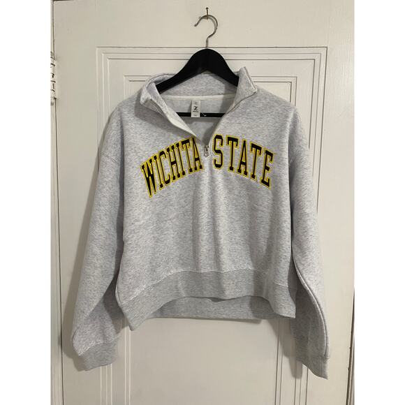 NWOT Wichita State Shockers Cropped 1/4-Zip Sweatshirt Size XL - Picture 1 of 5